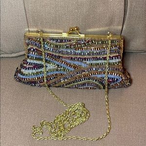 Beaded clutch